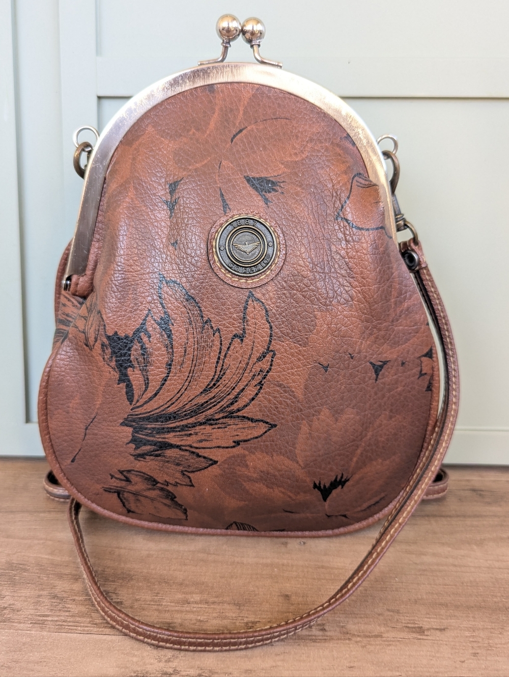 Capezio Brown Floral Leatherette Kiss-Lock Crossbody Bag